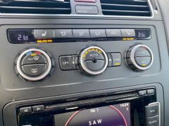 Fahrzeugabbildung Volkswagen Touran 1.6 TDI Life AAC NAVI SHZ PDC VORN ALU