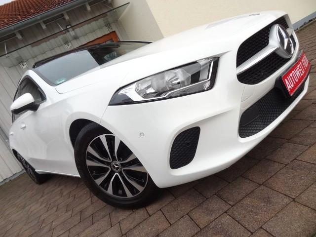 Mercedes-Benz A 180*Style Paket*PANO*KAMERA*SHZ*PDC*TOP*1 HAND