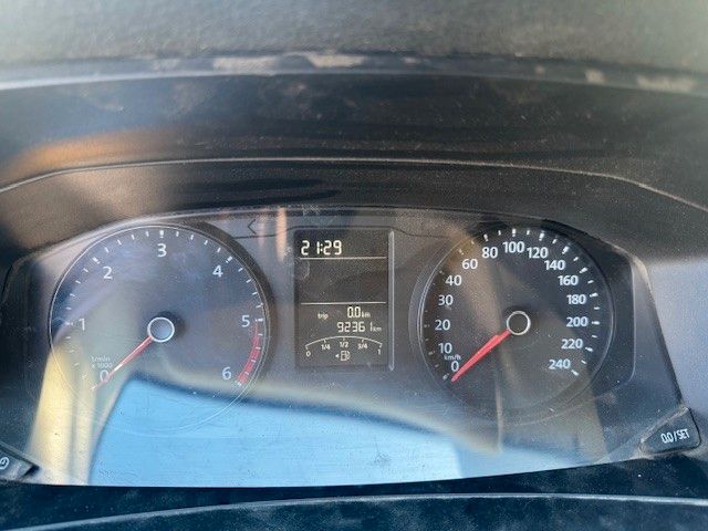 Fahrzeugabbildung Volkswagen T6 Transporter Kasten-Kombi Mittelhochdach