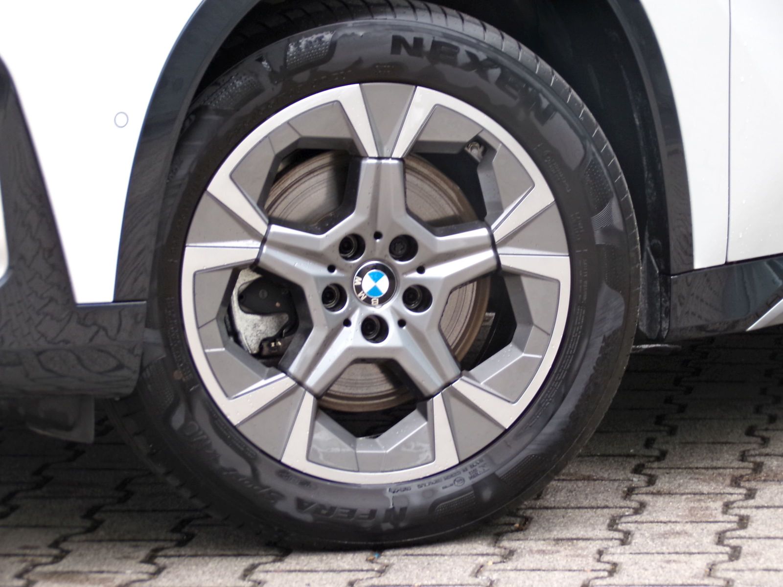 BMW X1 xDrive23i xLine HuD ACC 360° AHK Sportsitz SH foto 3