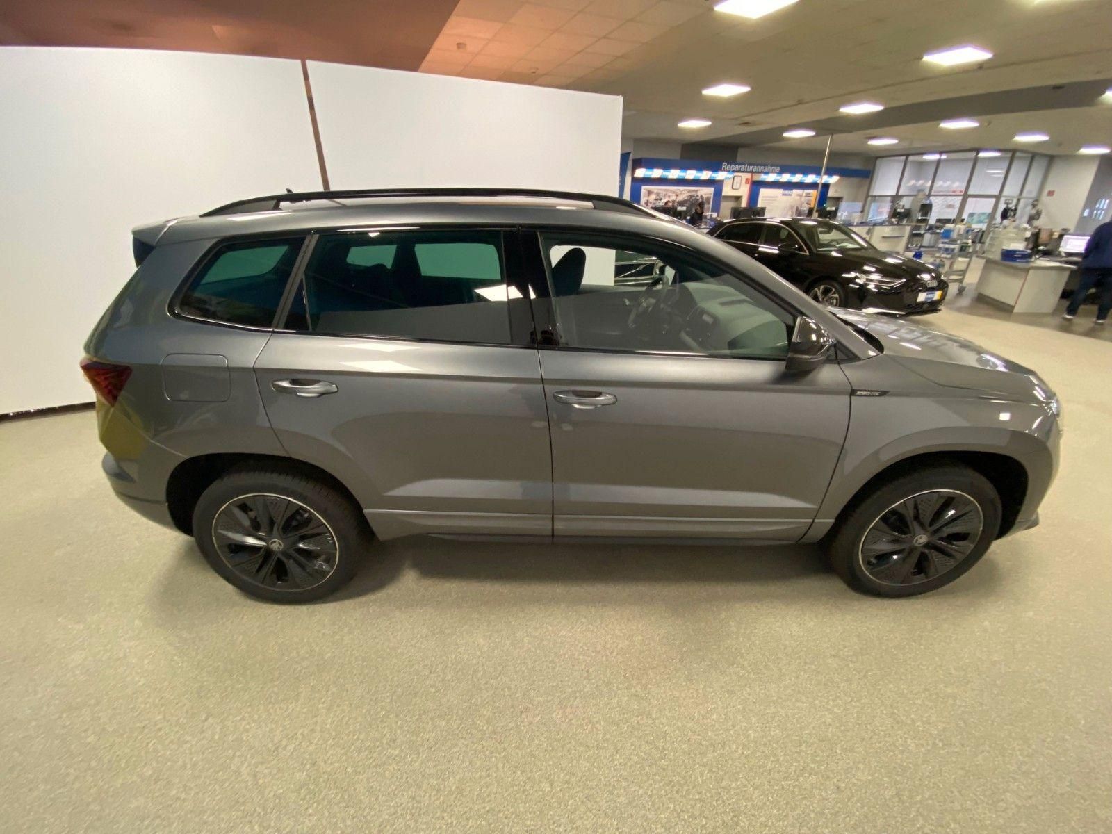 Fahrzeugabbildung SKODA Karoq 1.5 TSI DSG Sportline+MATRIX+2030 GARANTIE