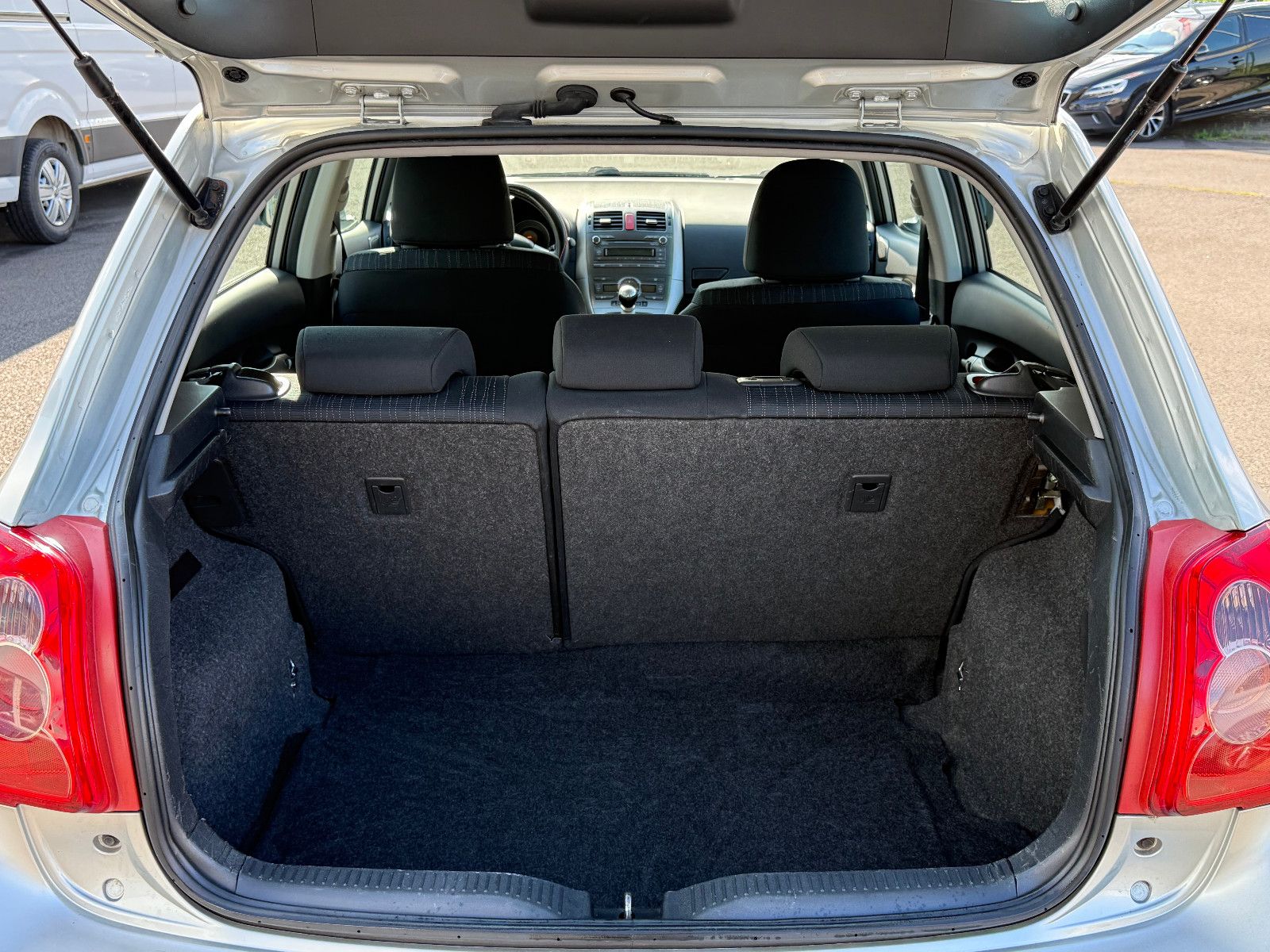 Fahrzeugabbildung Toyota Auris Life Klimaautomatik 2-Hand