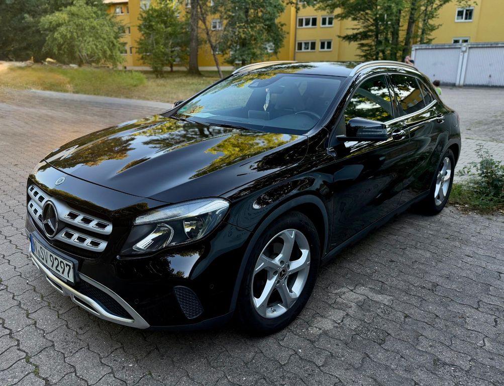Image of Mercedes-Benz GLA 220