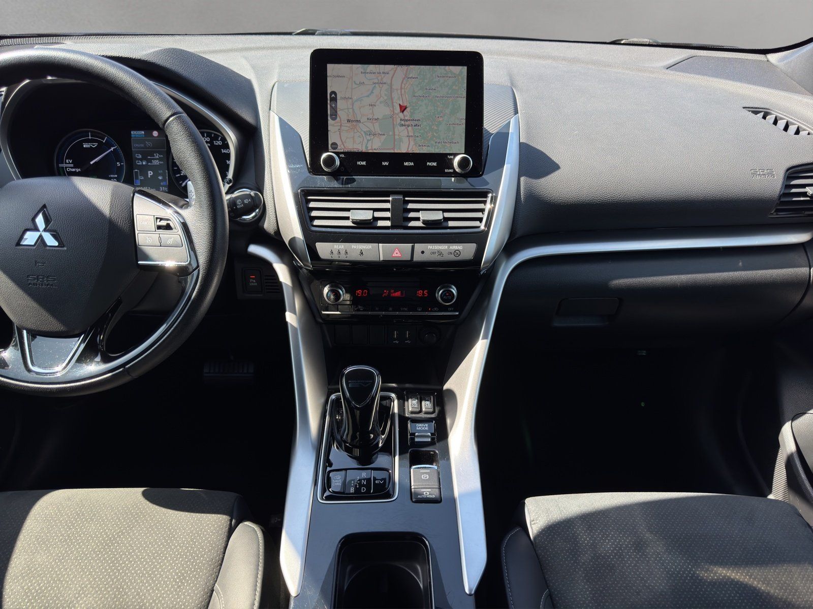 Fahrzeugabbildung Mitsubishi Eclipse Cross 2.4 Plus Hybrid Aut./LED/KAMERA/