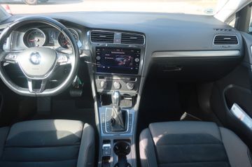 Volkswagen Golf - 11