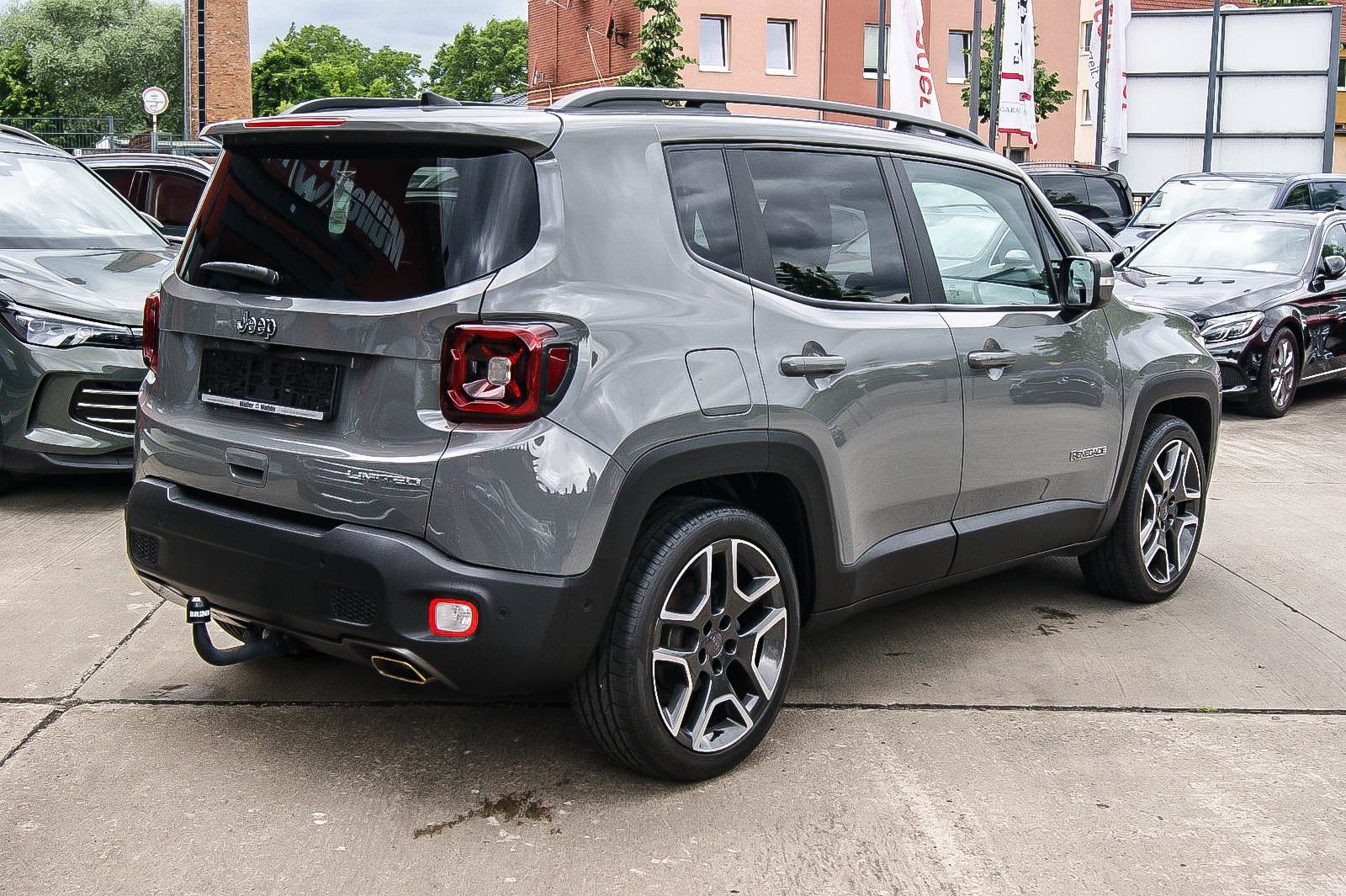 Fahrzeugabbildung Jeep Renegade 1.3 T-GDI Limited FWD KENWOOD PANORAMA