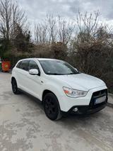 Mitsubishi ASX 1.8 DI-D+ 2WD ClearTec Invite Invite - Mitsubishi ASX aus 2012 mit Diesel-Antrieb: 1.8