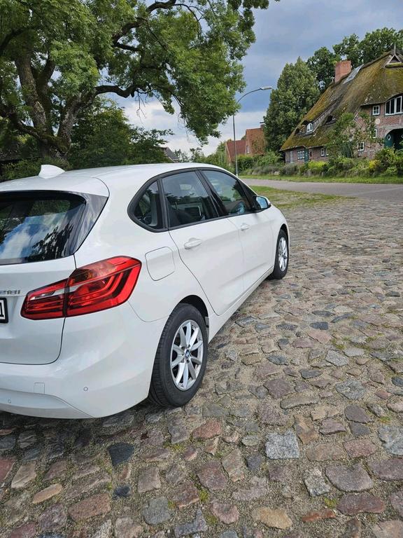 BMW 218