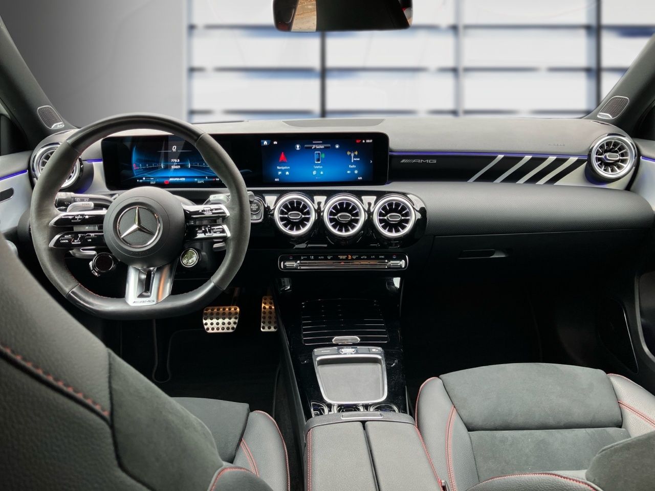 Fahrzeugabbildung Mercedes-Benz AMG A 45 S 4M+ PANO+AHK+BUR+NIGHT+MULTIB+MEM+360