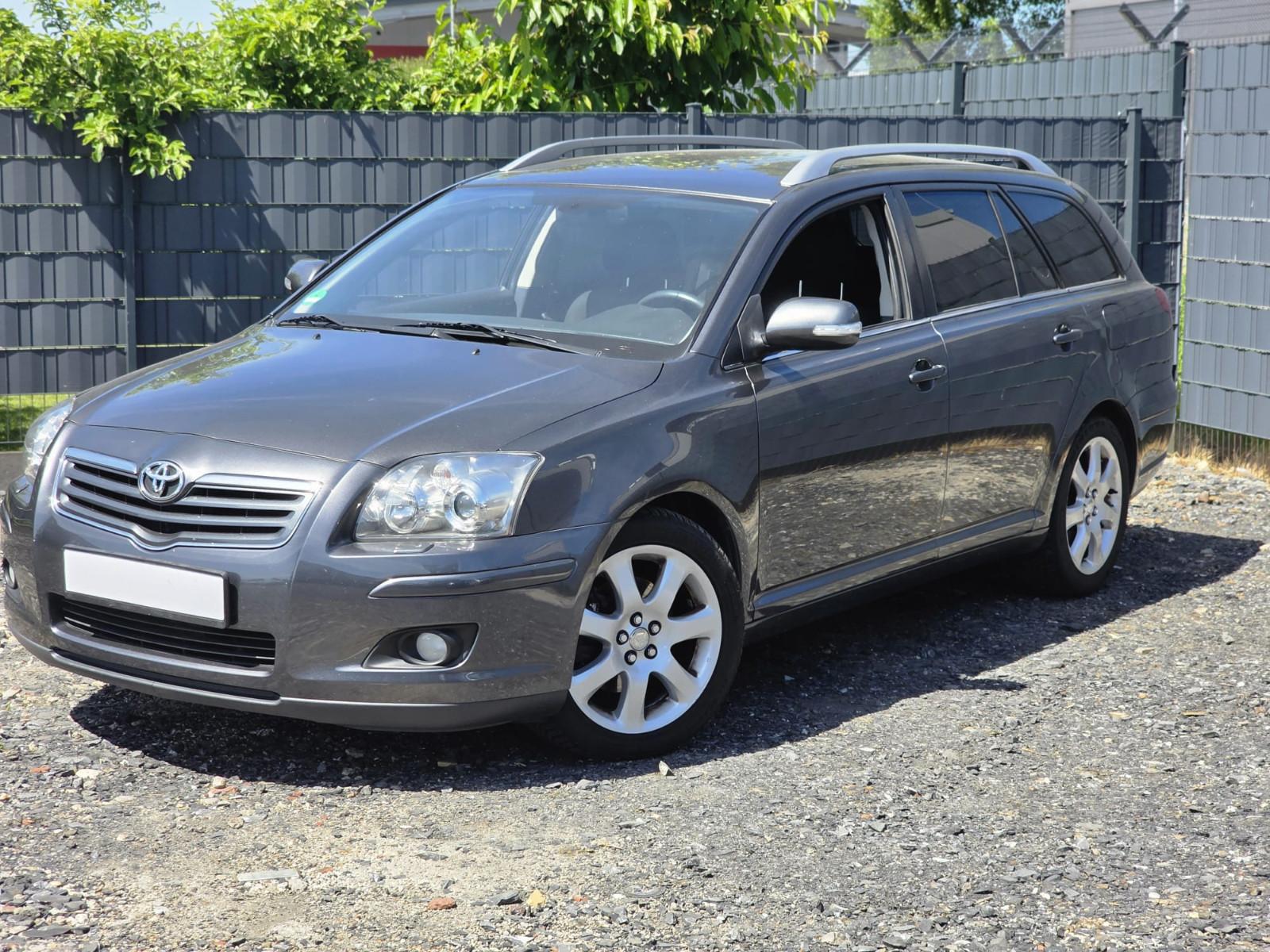 Toyota Avensis Kombi 2.0 Executive Xenon/Tempomat