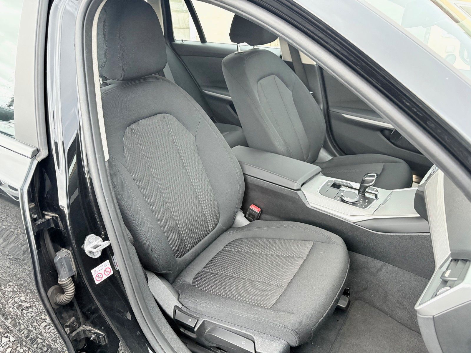 Fahrzeugabbildung BMW 318d Tour. Aut. Navi Alarm Aktiv Tempomat SPORTL