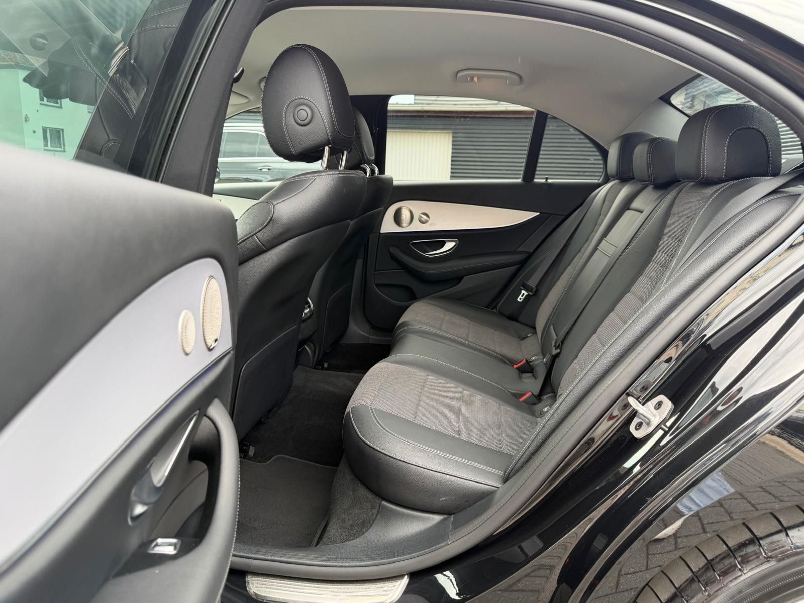 Mercedes-Benz E 220d Avantgarde 360°KAMERA/KEYLESSGO/BURMESTER foto 20