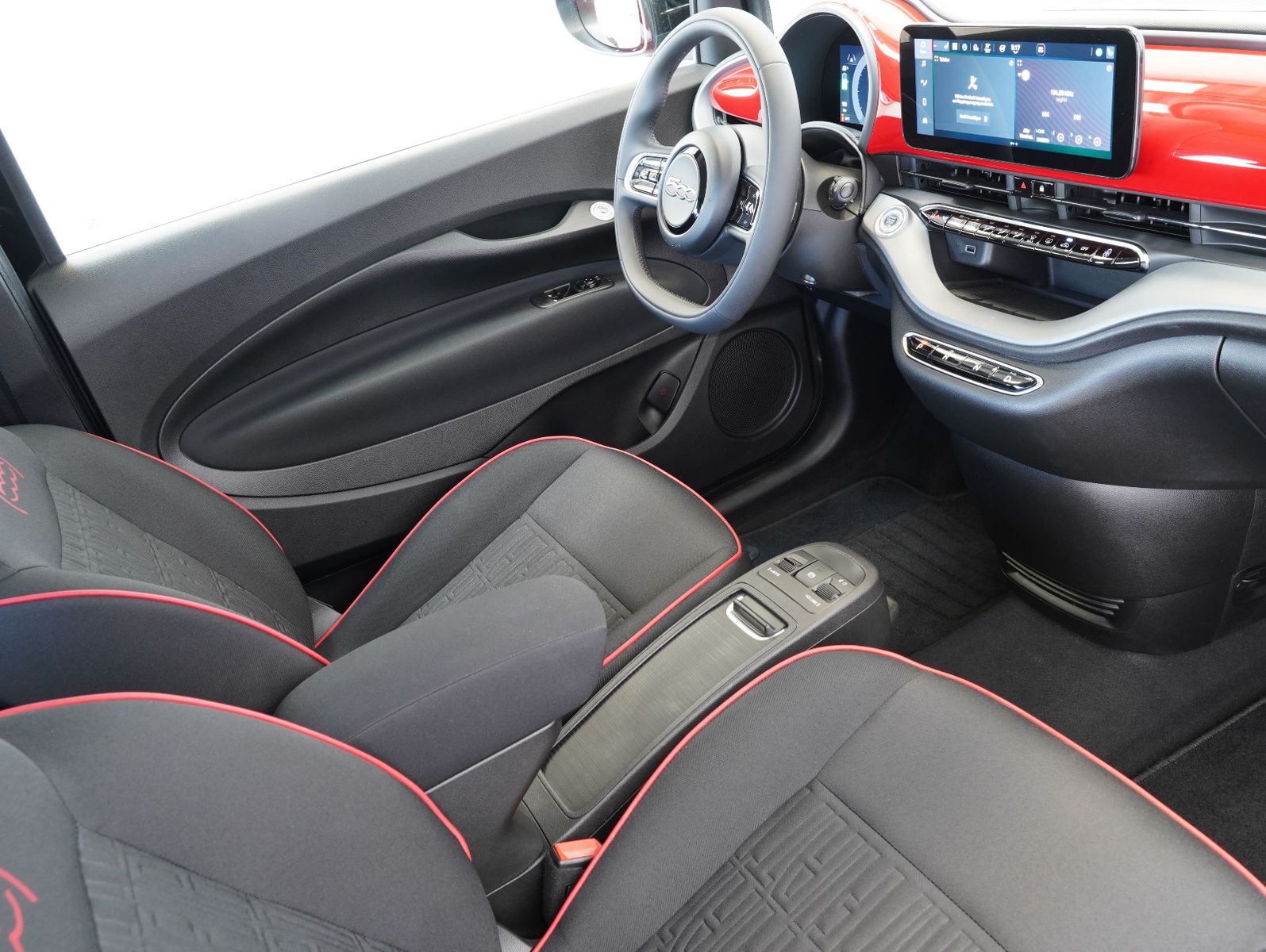 Fahrzeugabbildung Fiat 500e Red 70KW/23,8kWh/DC-LADEN/KAMERA