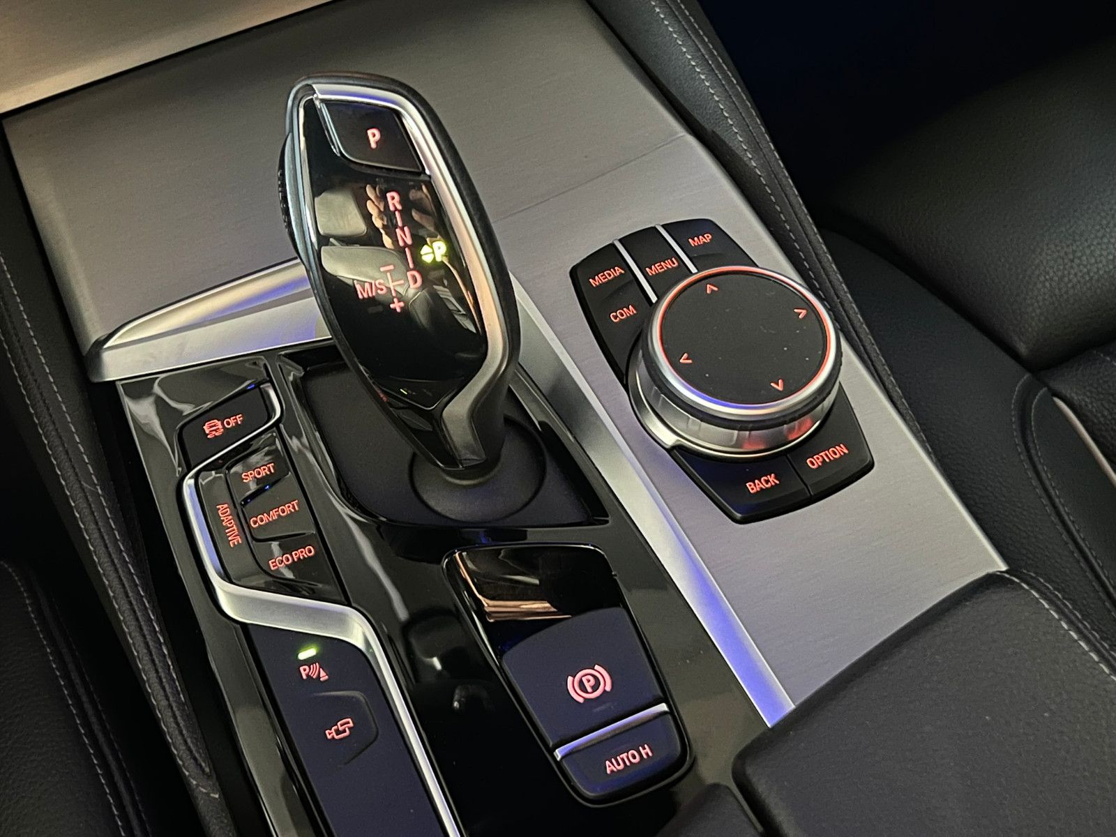 Fahrzeugabbildung BMW M550 d xDrive/LASER/ACC/DAB/H&K/DRIV. ASS. PLUS