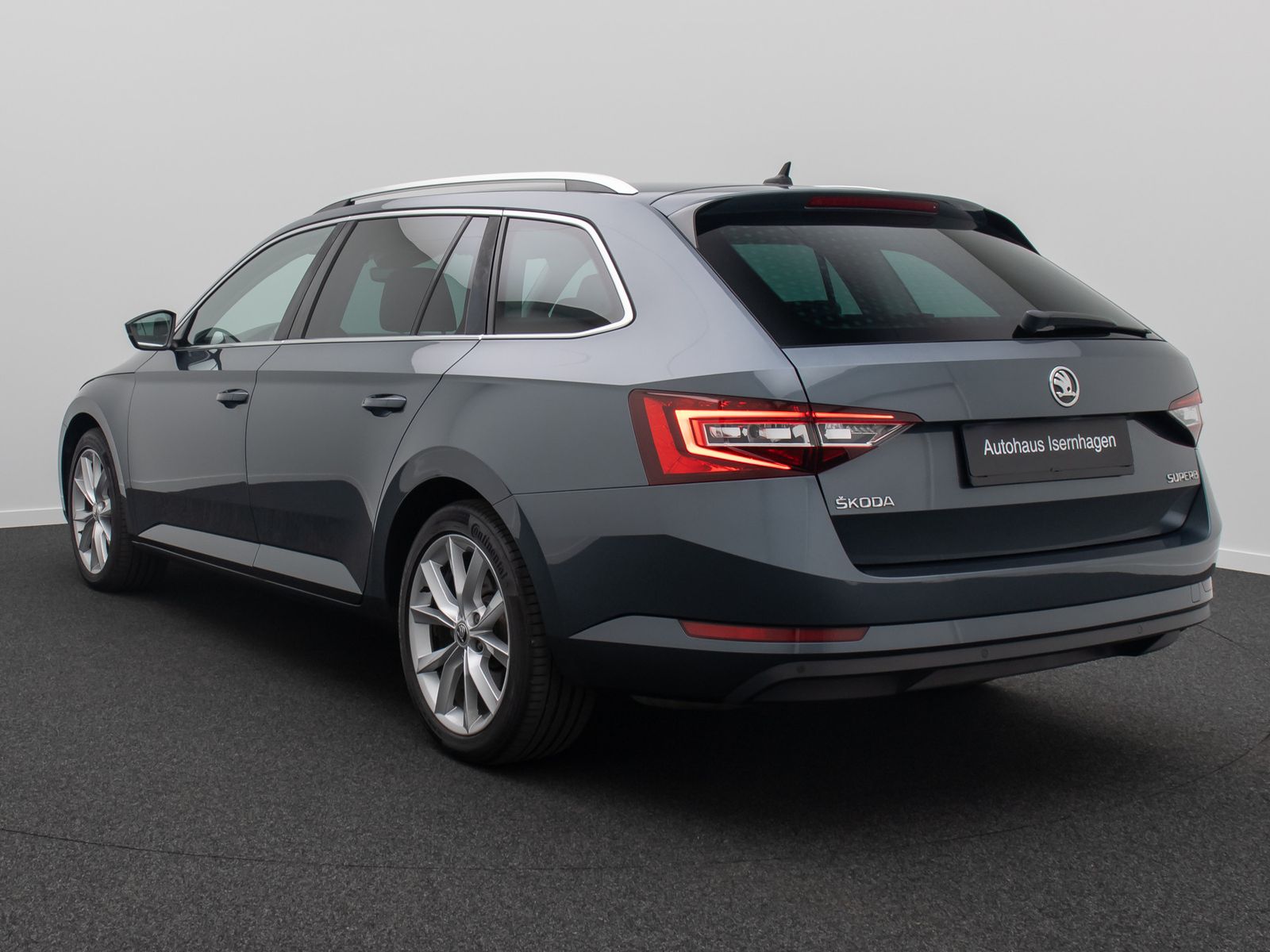Fahrzeugabbildung SKODA Superb Style BiXenon PDC Navi Touch FernlichtAss