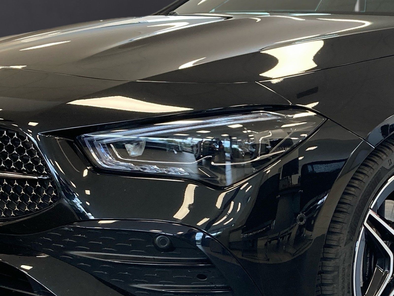 Fahrzeugabbildung Mercedes-Benz CLA 180 AMG Plus*Pano*HUD*360°*MBeam*AHK*Totwink
