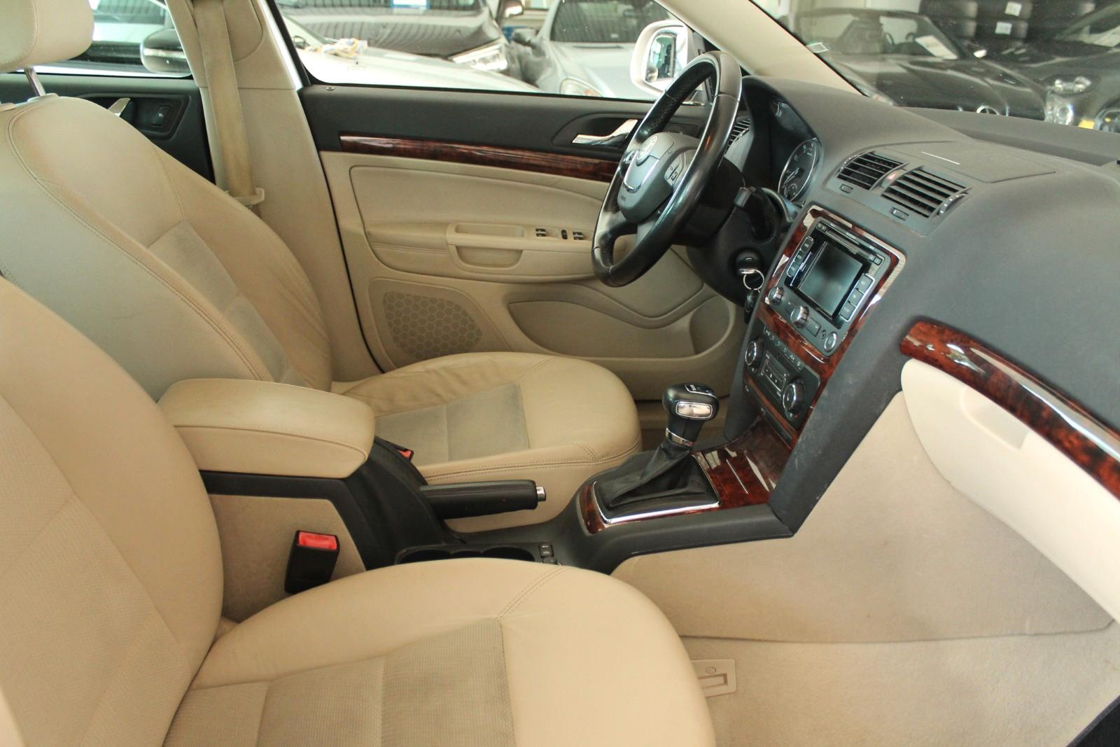 Skoda Octavia 2011 — photo 6