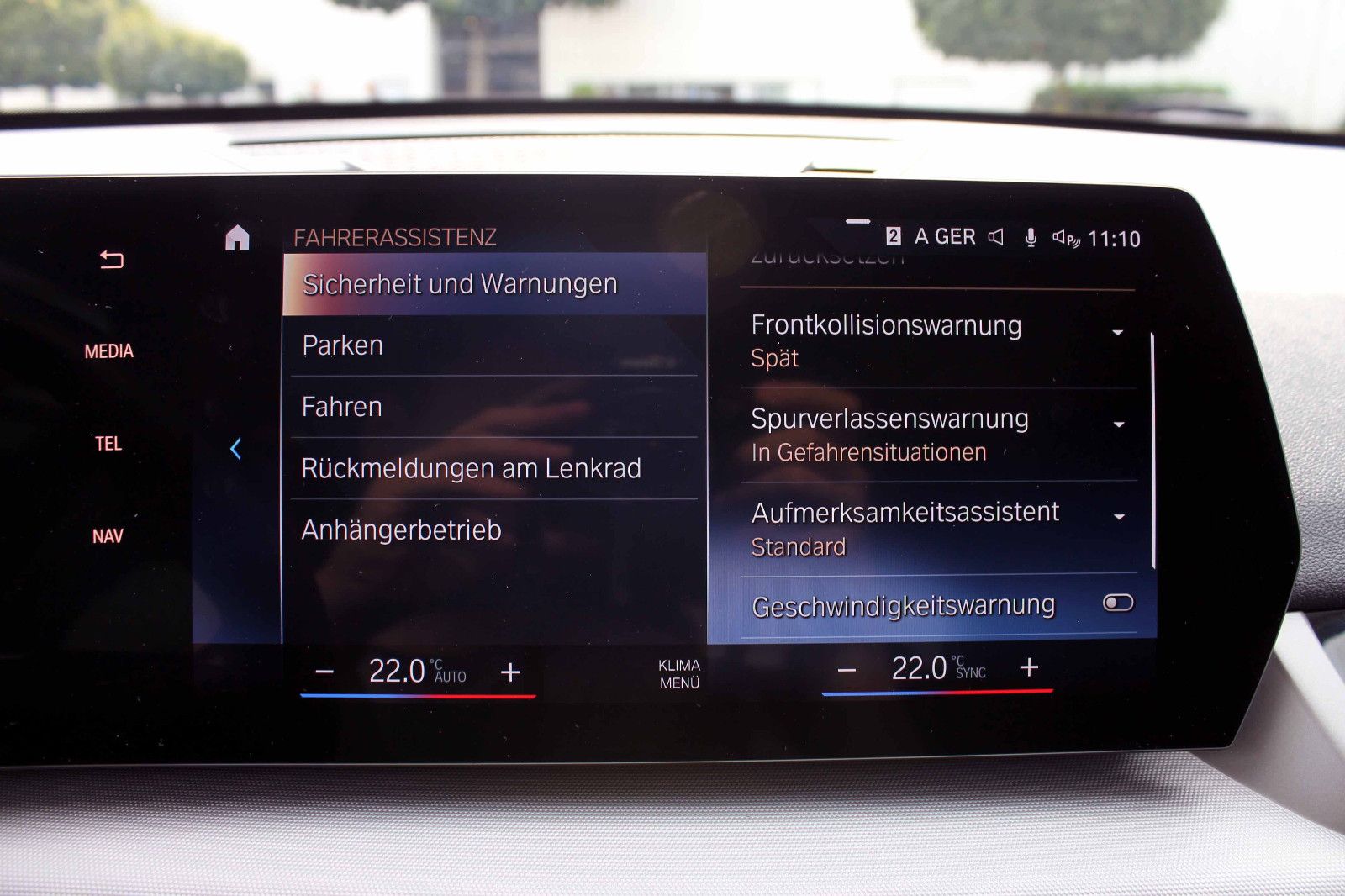 Fahrzeugabbildung BMW X1 sDrive 18i Steptr. ACC KAM PDC LED NAV AHK