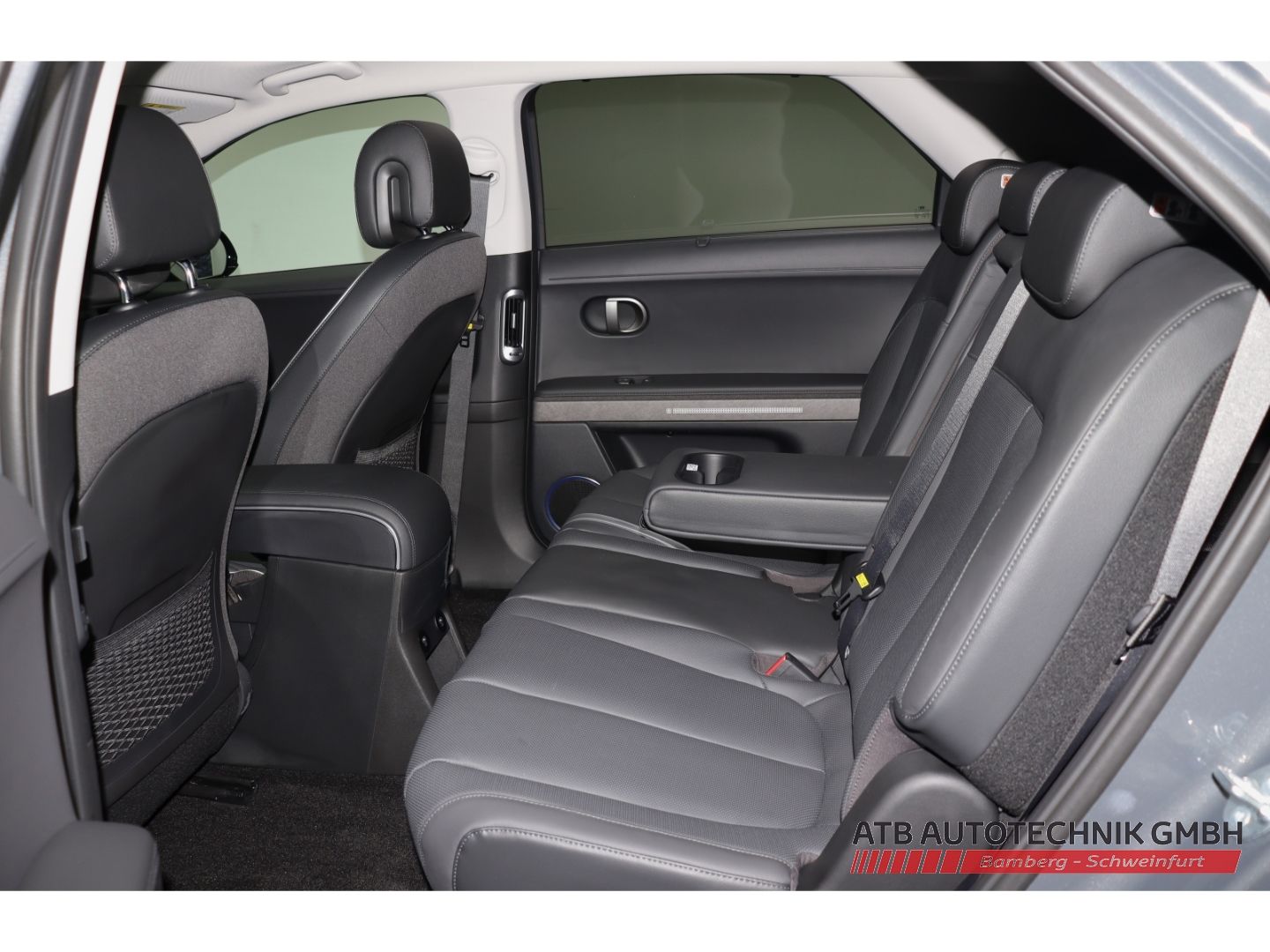 Fahrzeugabbildung Hyundai IONIQ 5 UNIQ MY26 84 kWh 2WD Park-Paket HUD Navi