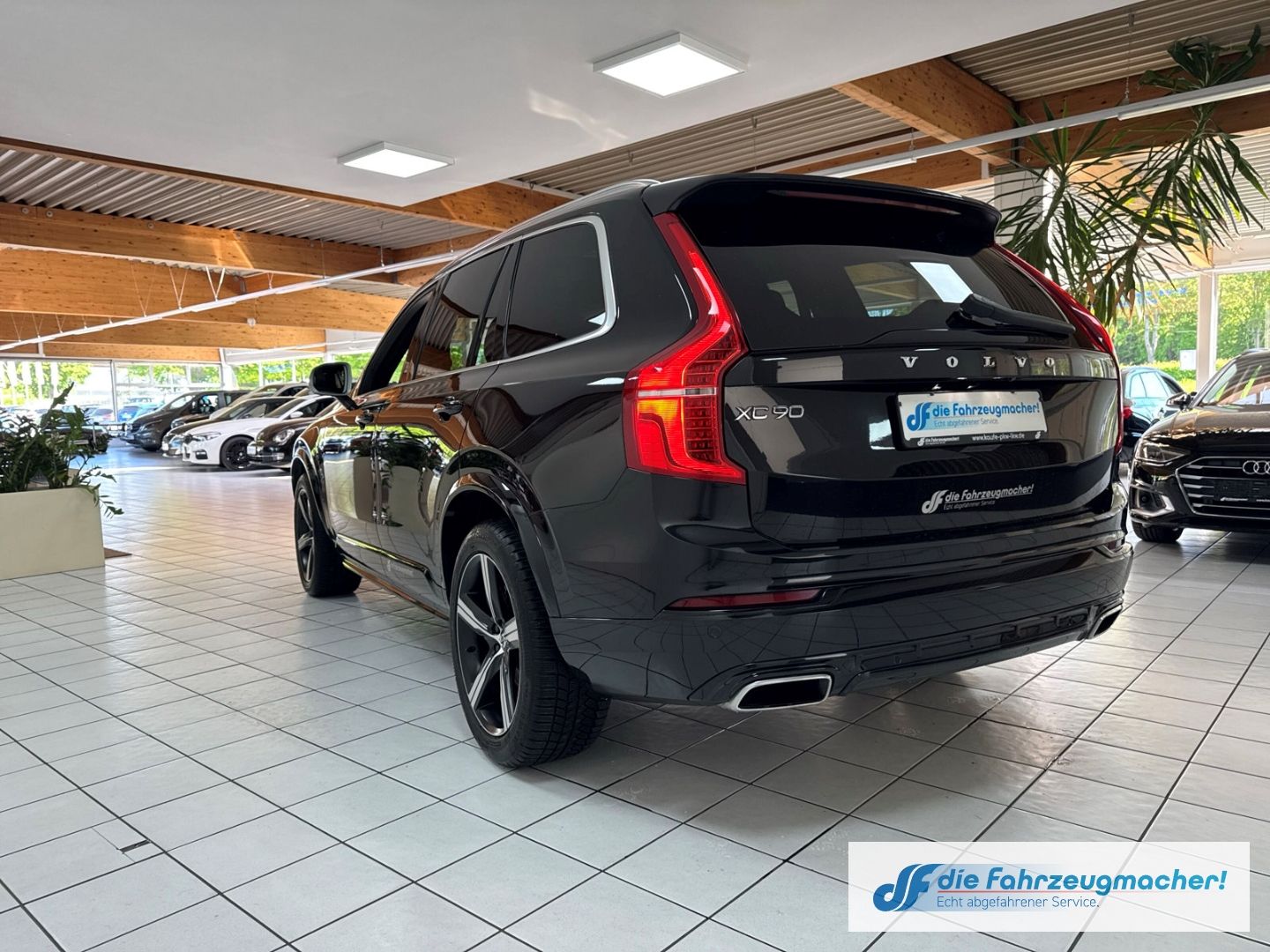 Fahrzeugabbildung Volvo XC90 R Design AWD T6 E6 HUD StandHZG Navi Leder