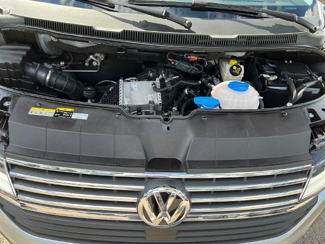 Fahrzeugabbildung Volkswagen T6.1 Caravelle 2.0 TDI DSG Comfortline LR 9 SITZ