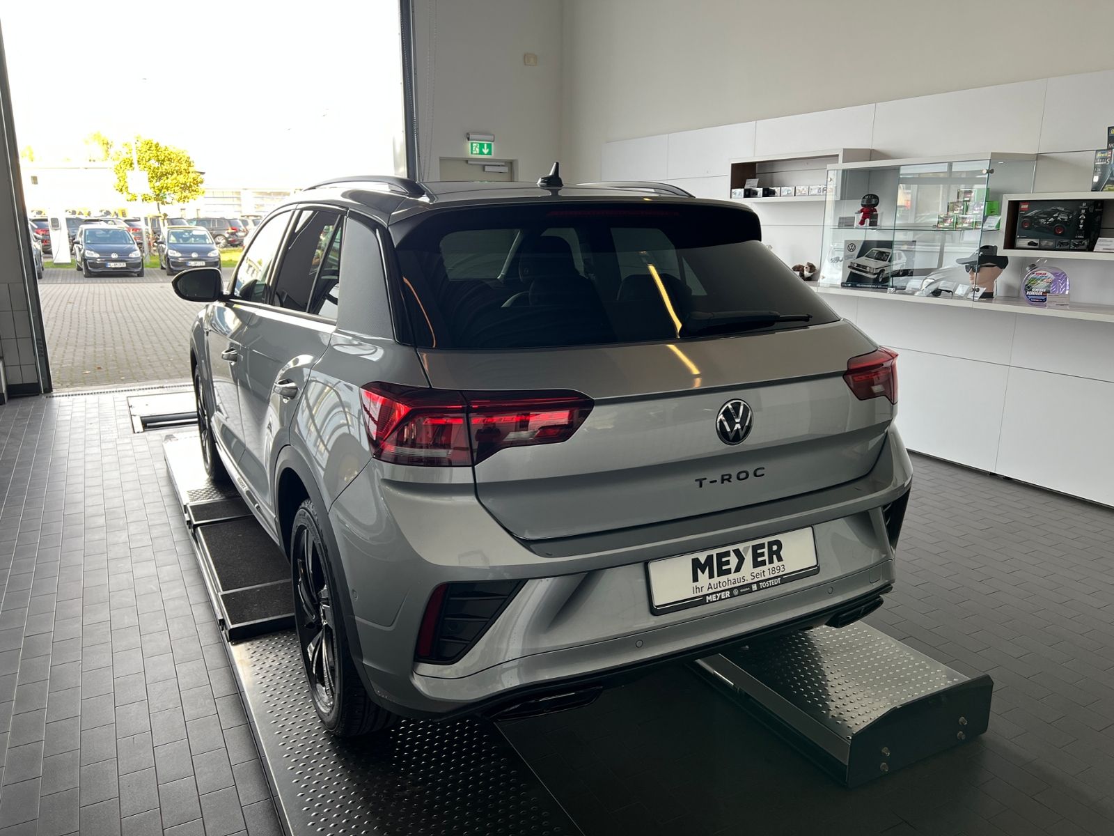 Fahrzeugabbildung Volkswagen T-Roc 1.0 TSI R-Line *AHK, LED-Plus, ACC, Panora