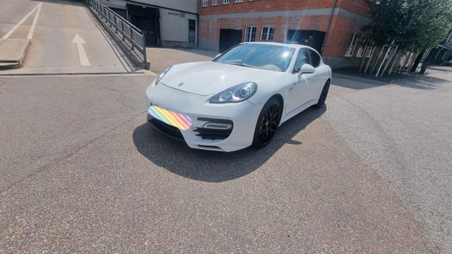 Porsche Panamera S