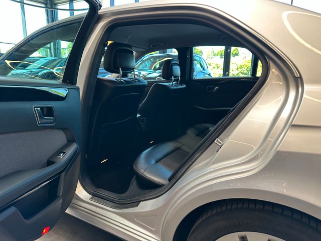 MYAUTOCENTER – Gebraucht- und Jahreswagen mit Werkstattservice in Pfaffenhofen Mercedes-Benz E 200 *AHK*Abstandstempo*Teilleder*Szhz*