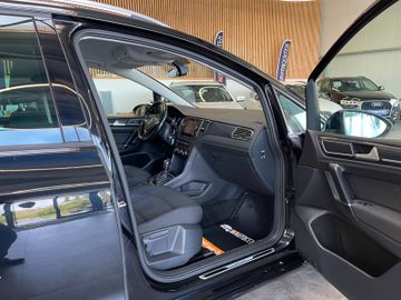 MYAUTOCENTER – Gebraucht- und Jahreswagen mit Werkstattservice in Pfaffenhofen Volkswagen Golf Sportsvan VII United *Navi*Klima*LED*
