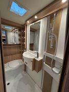 BUERSTNER Lyseo M 660 Harmony Line-Mercedes-Aut.-Dachklima