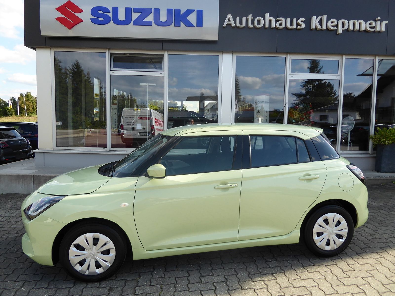 Suzuki Swift Club Hybrid imagem 2