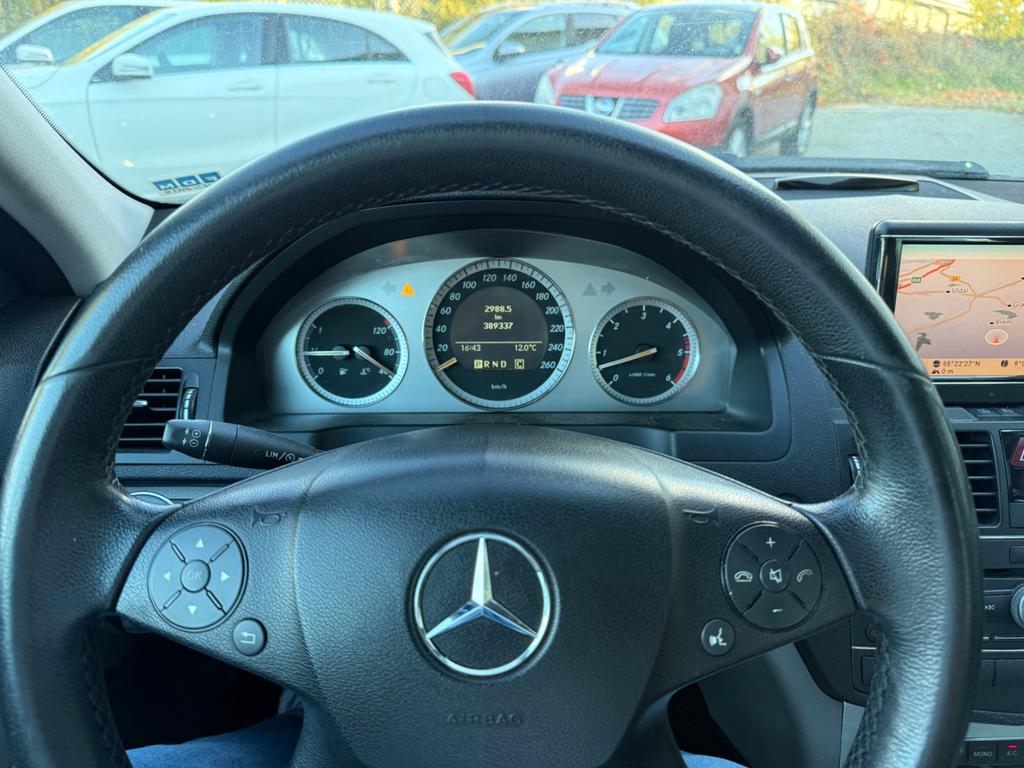 Mercedes-Benz C 320