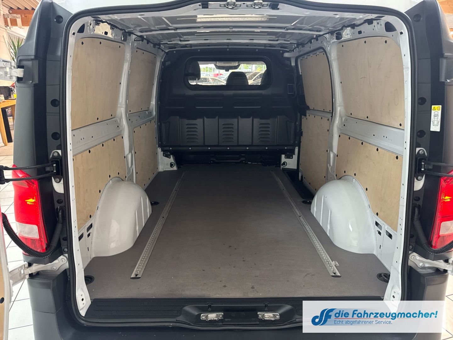 Fahrzeugabbildung Mercedes-Benz Vito Kasten 116 CDI PRO Facelift lang Navi Apple