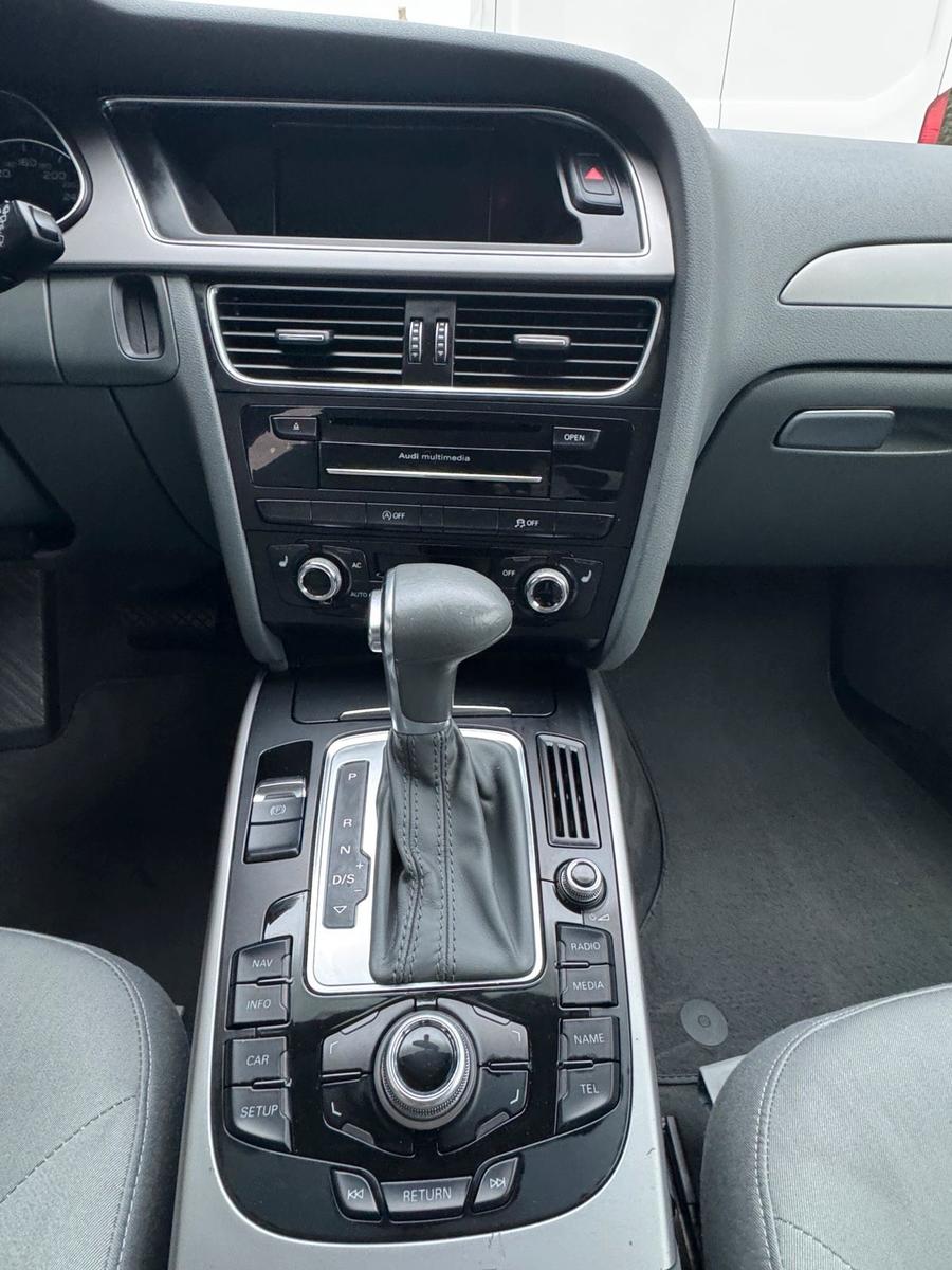 Audi A4 2012 — photo 9