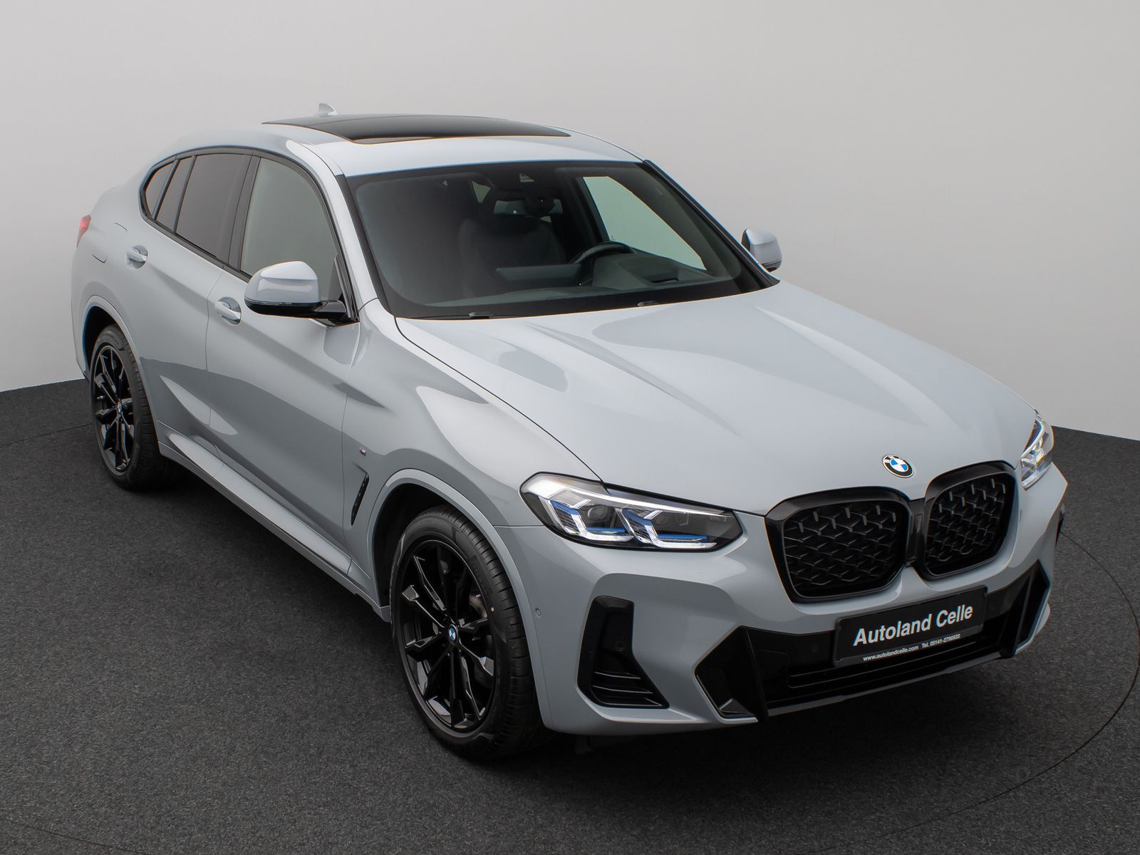 Fahrzeugabbildung BMW X4 xD30d M Sport Panorama Laser Kamera HUD HiFi
