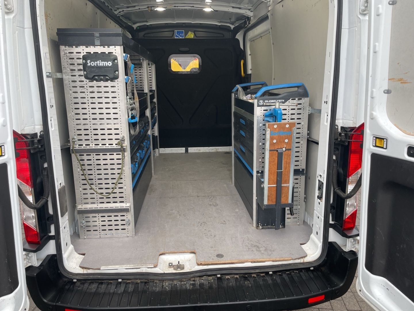 Fahrzeugabbildung Ford Transit Kasten 350 L2 Trend AHK DAB SORTIMO Spur