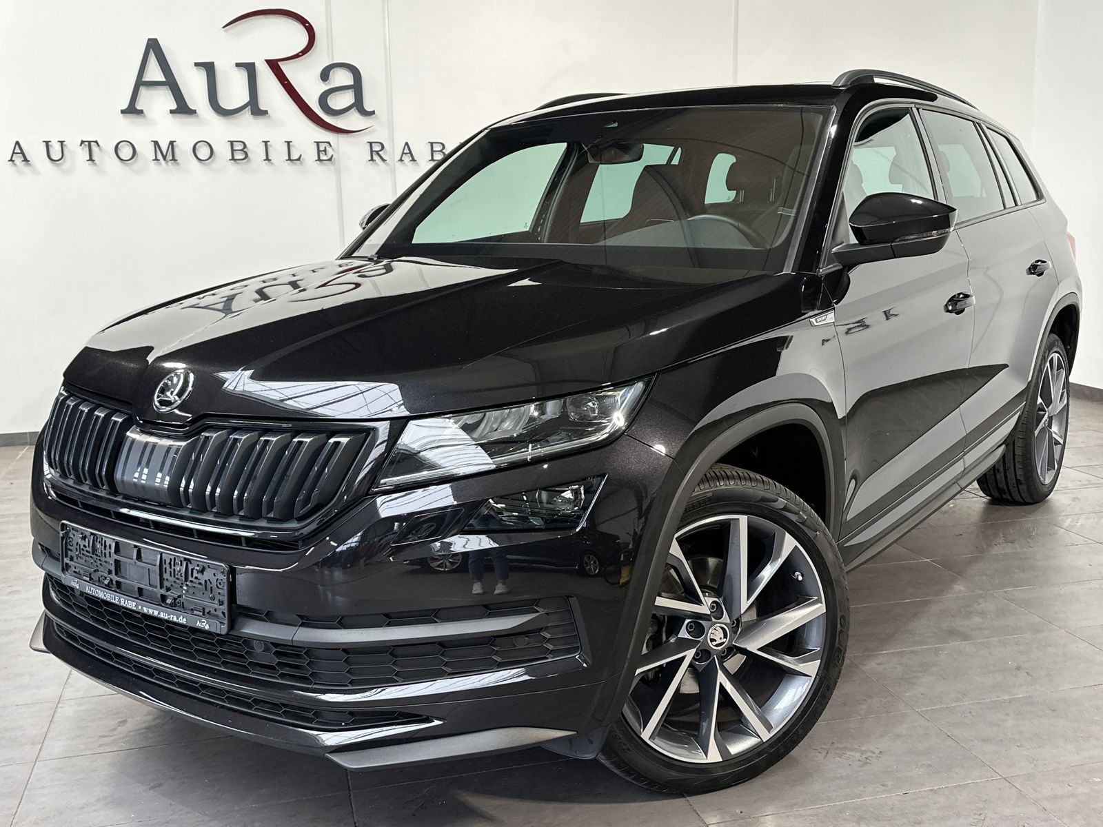 Fahrzeugabbildung SKODA Kodiaq 1.5 TSI DSG Sportline NAV+LED+AHK+PANO+VC