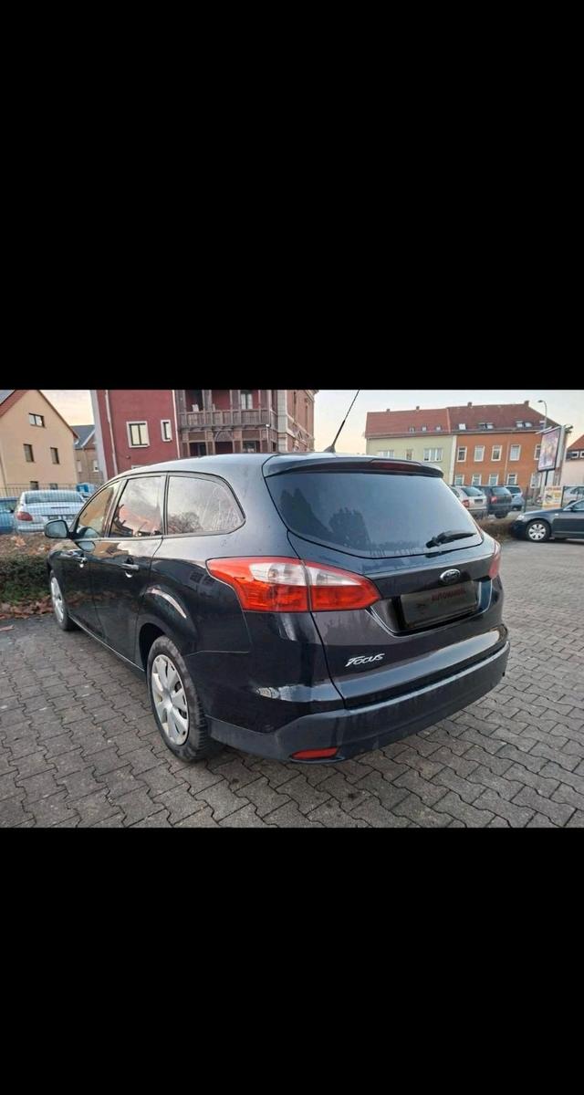 Ford Focus 2014 — rear view