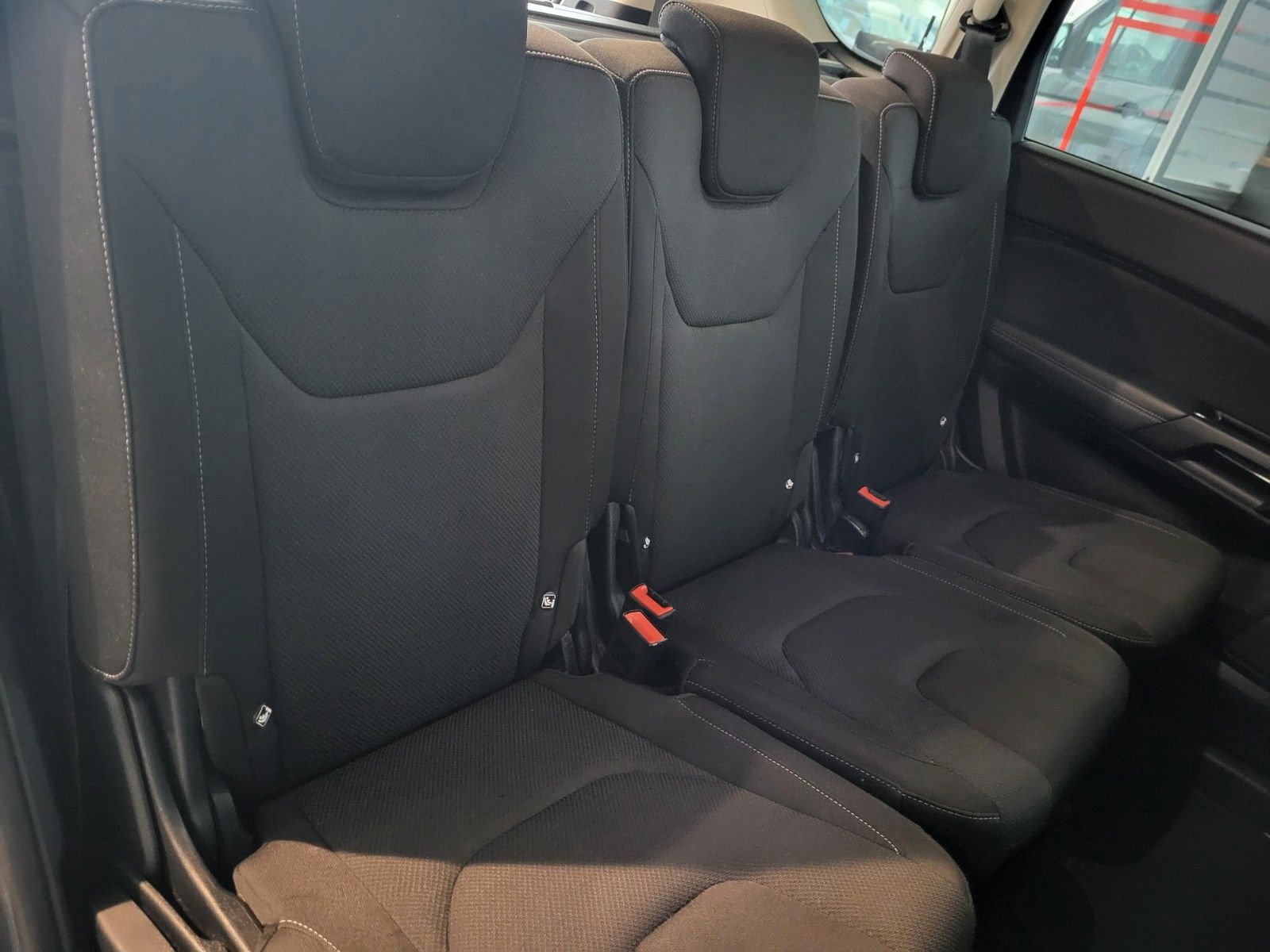 Fahrzeugabbildung Ford S-MAX Titanium 7 Sitzer, Winter P., Kamera, Navi