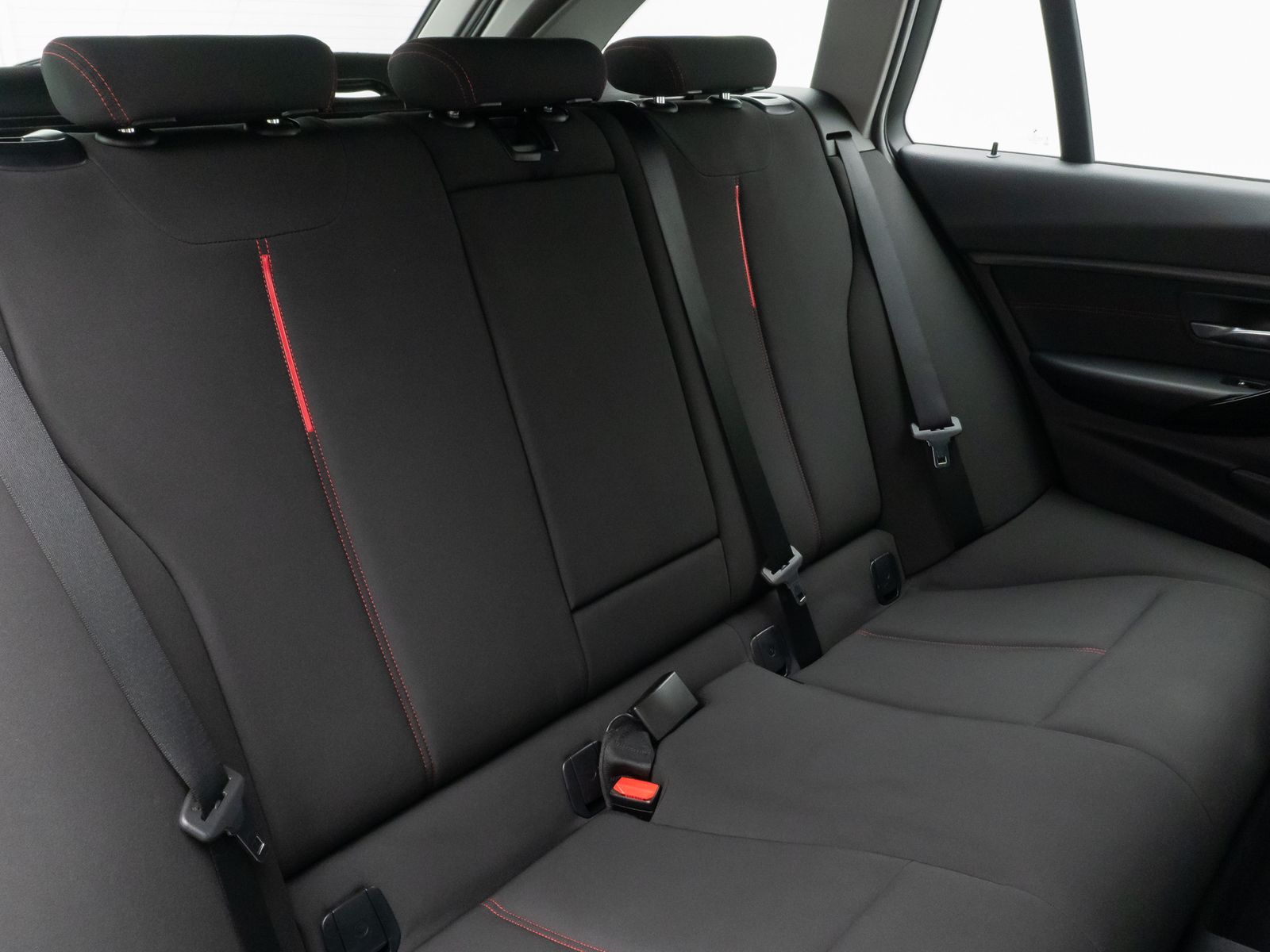 Fahrzeugabbildung BMW 320d Sport Line Xenon NaviPro HUD PDC FernlichtA