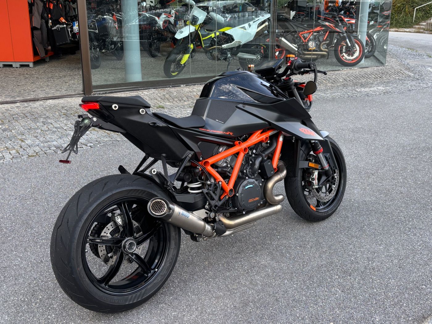 Fahrzeugabbildung KTM 1290 Super Duke R Tech Pack, Mivv ESD, Koffer