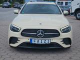 Mercedes-Benz E 220 d Avantgarde AMG Folie Original Grau Voll - : Taxi, Limousine