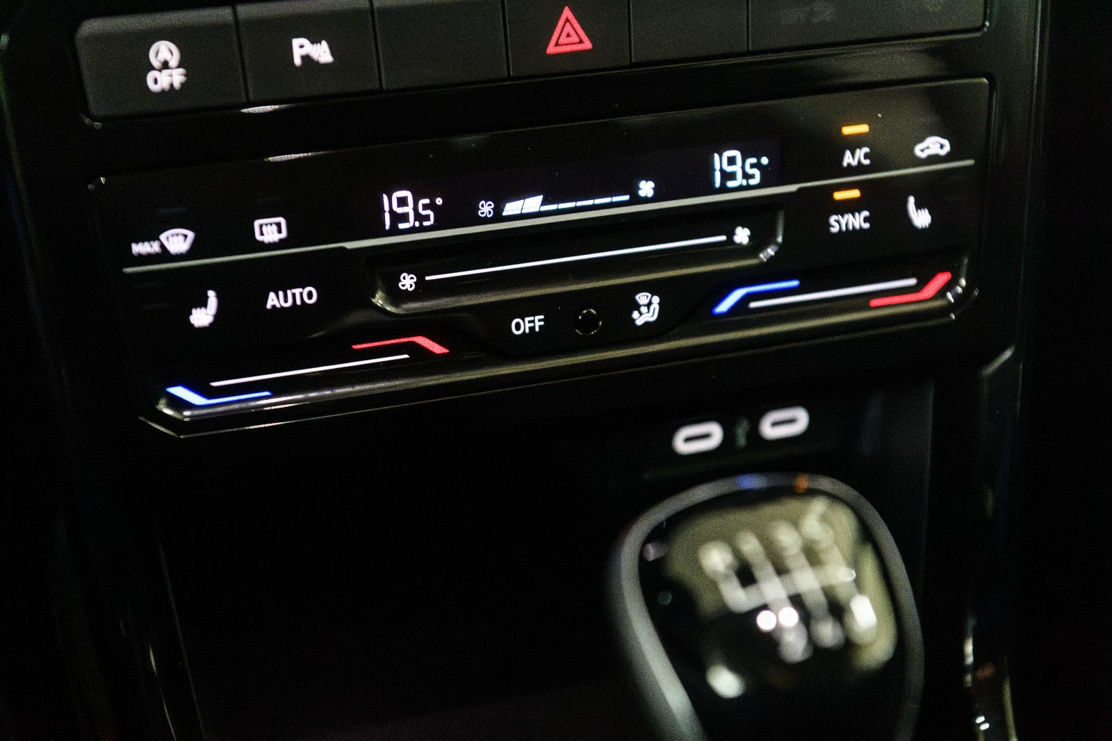 Fahrzeugabbildung Volkswagen T-Cross +SHZ +KAMERA +NAVI +ACC