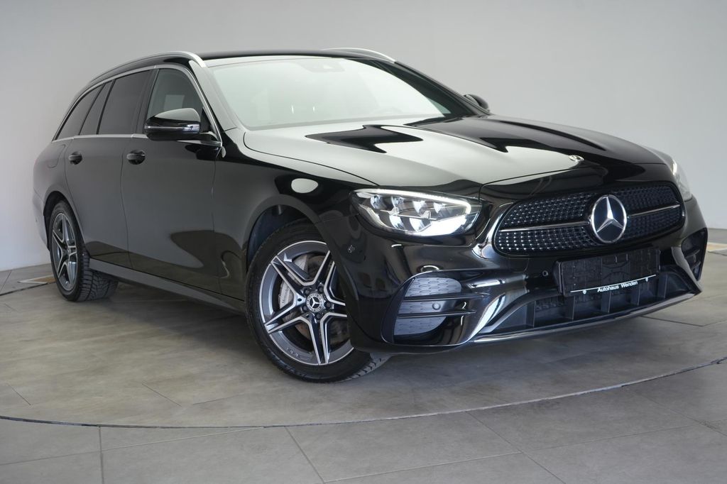 Image of Mercedes-Benz E 300