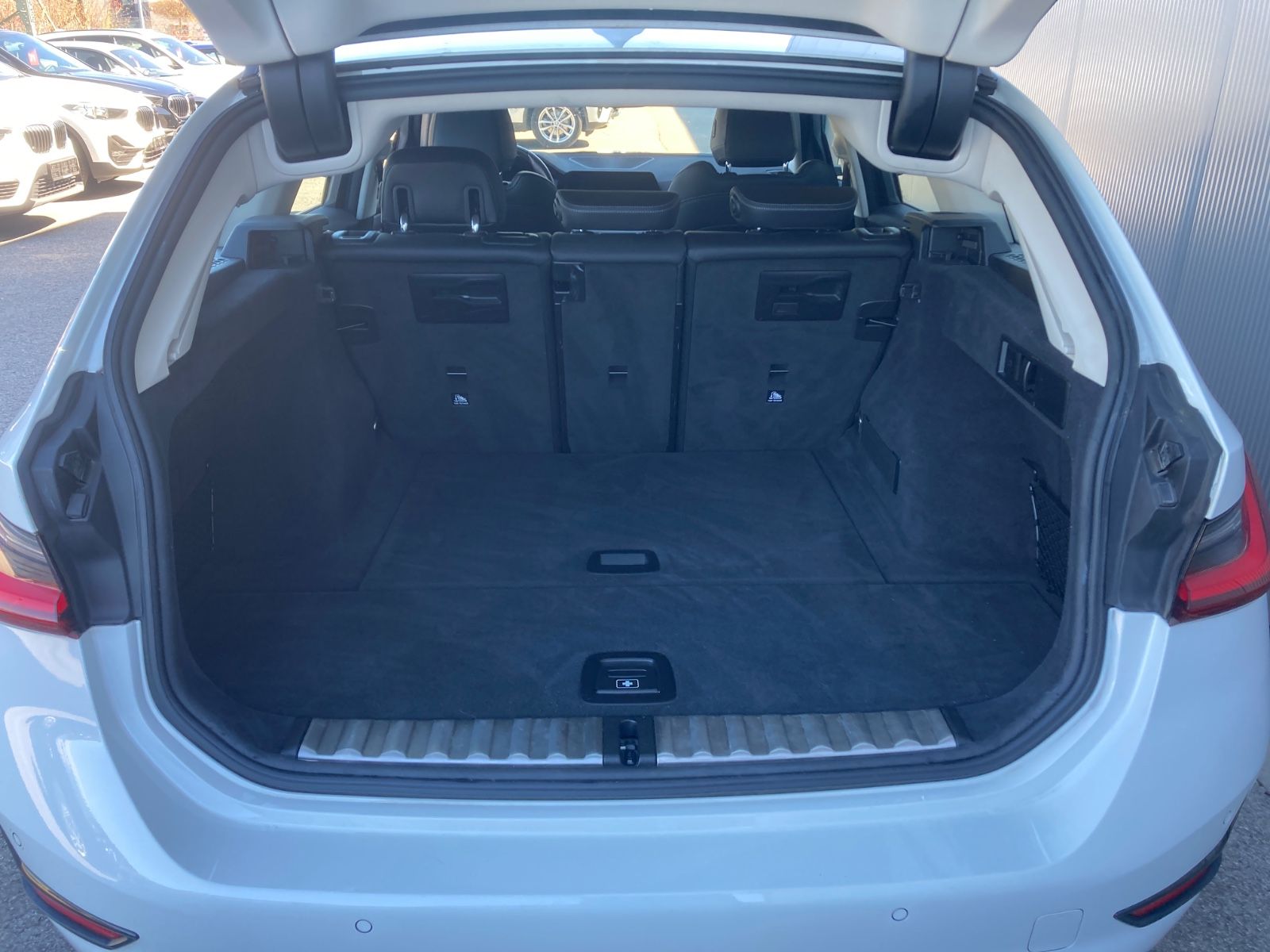 BMW 320iAT *WLAN*LED*DAB*Sportsitze*Teilleder*Kamera foto 8