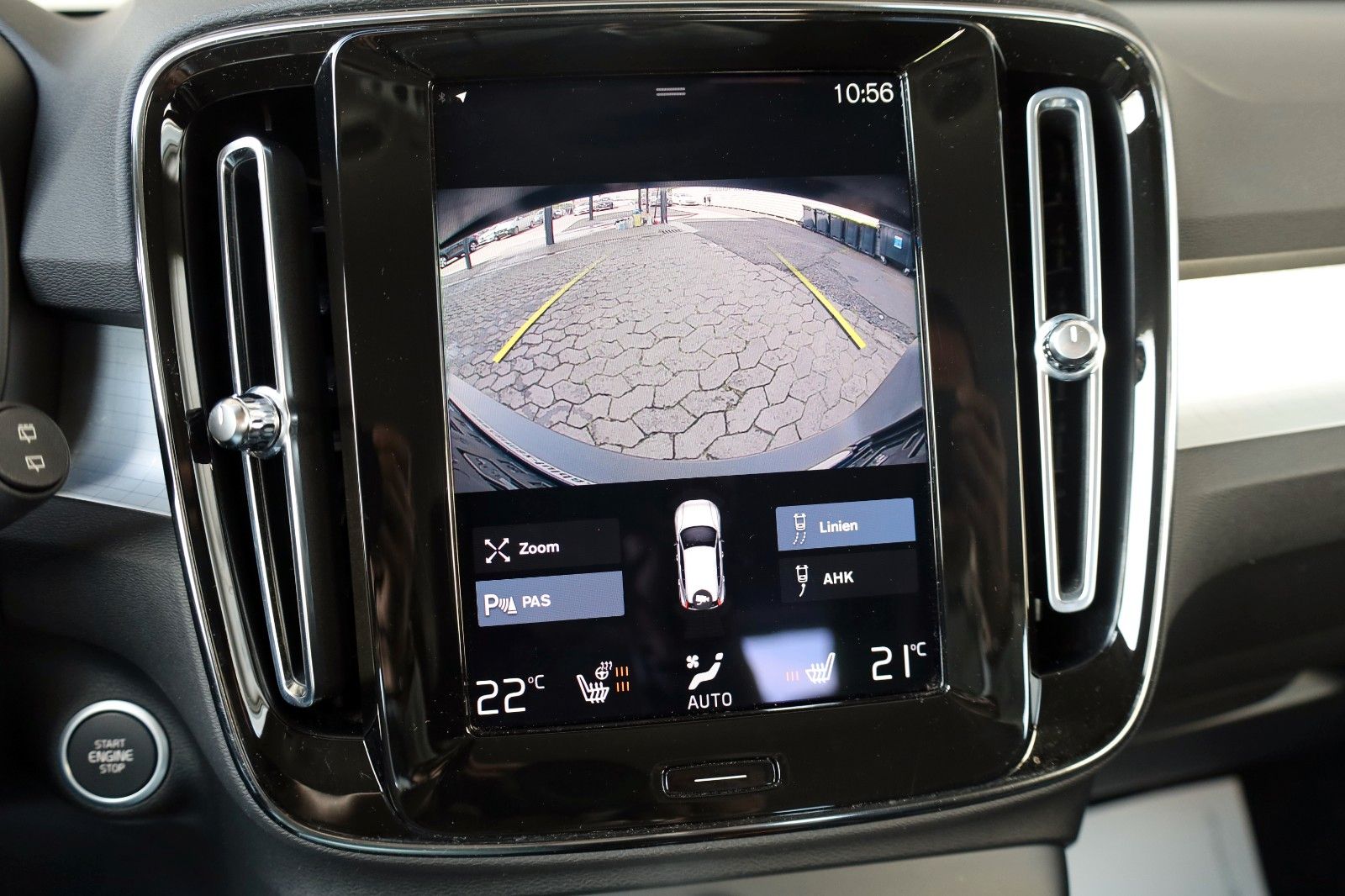 Fahrzeugabbildung Volvo XC40 Momentum Pro Leder,Navi,LED,Kamera,SH,AHK