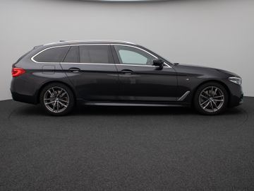 Fahrzeugabbildung BMW 520d xDr Tour HUD DAB Komfortzugang HI-FI