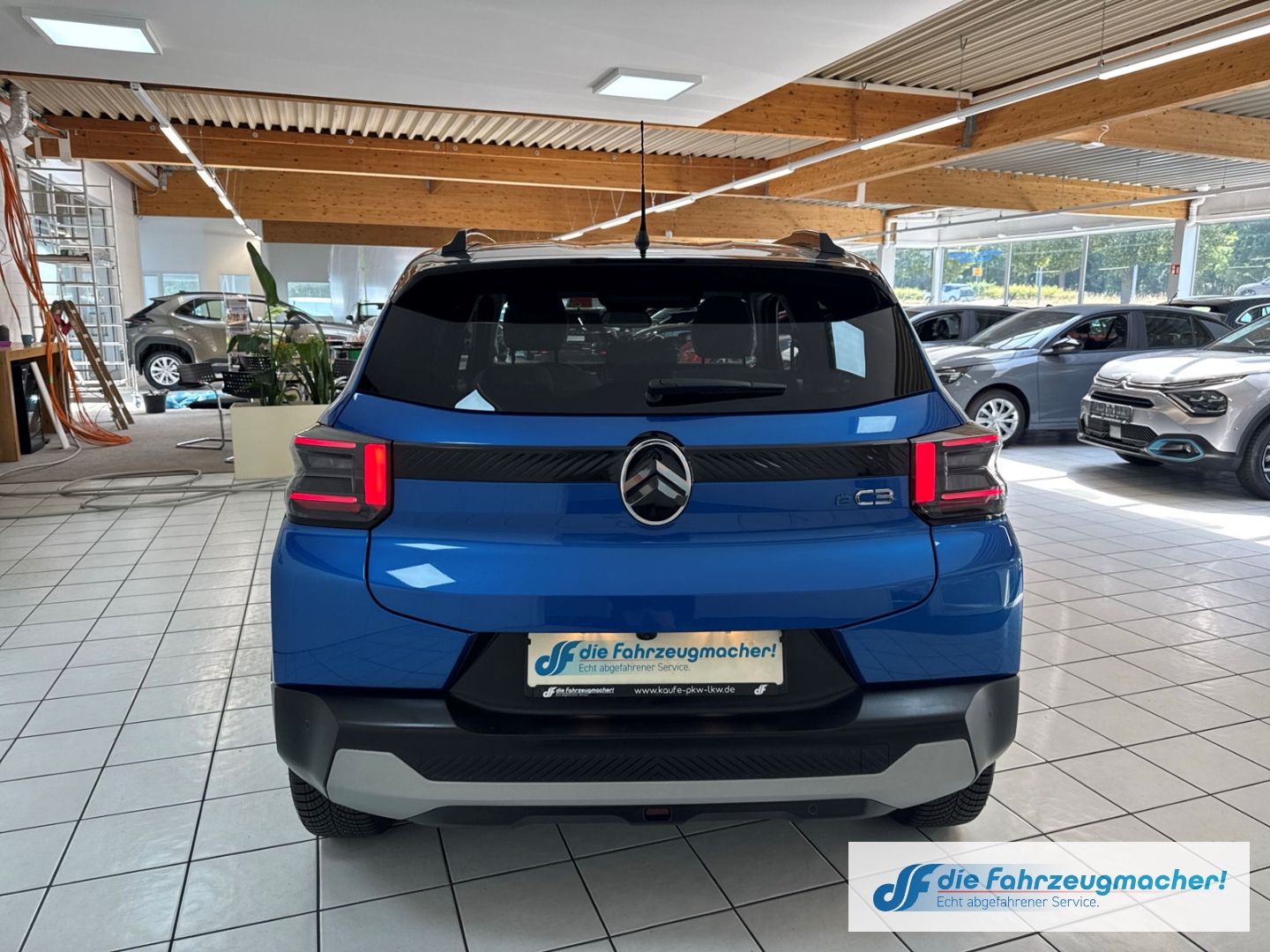 Fahrzeugabbildung Citroën C3 e 113 MAX HUD Navi Soundsystem LED Apple CarP