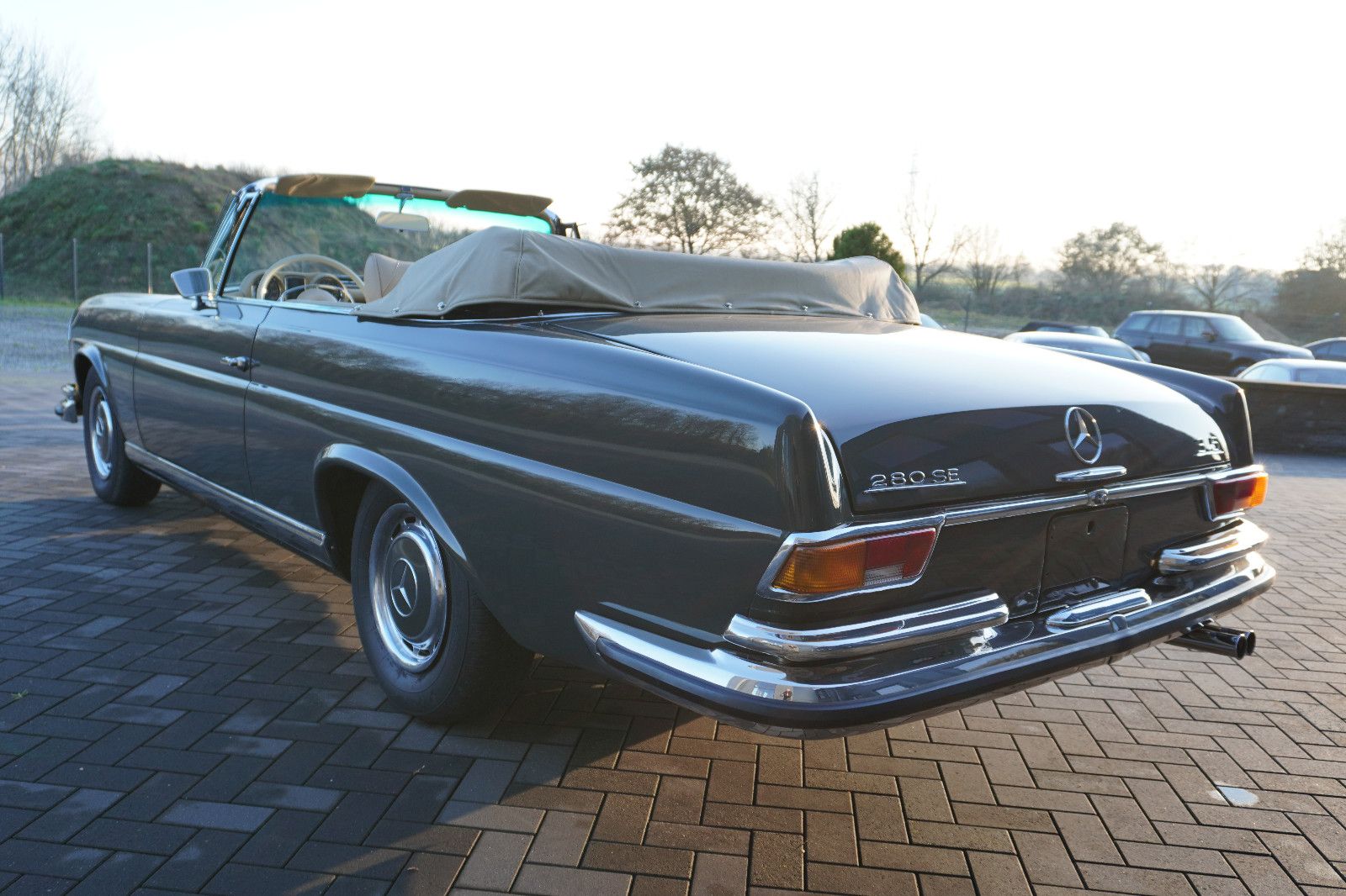Fahrzeugabbildung Mercedes-Benz 280 SE 3,5 Cabriolet Conversion