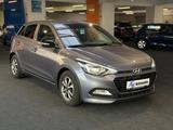Hyundai i20 Passion*KLIMA*SITZ+LENKRADHZ.*ALU* - Hyundai i20 Passion mit Benzin-Antrieb